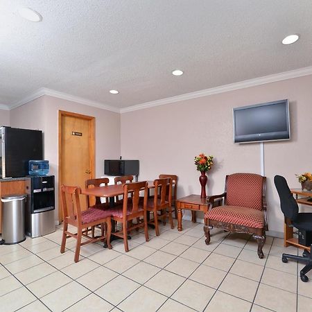 Americas Best Value Inn-Indianola Exterior photo