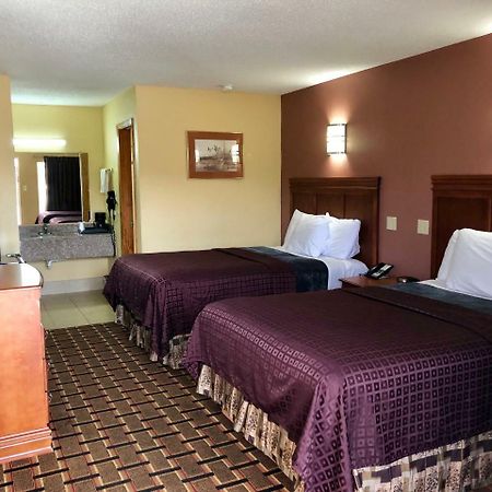Americas Best Value Inn-Indianola Exterior photo