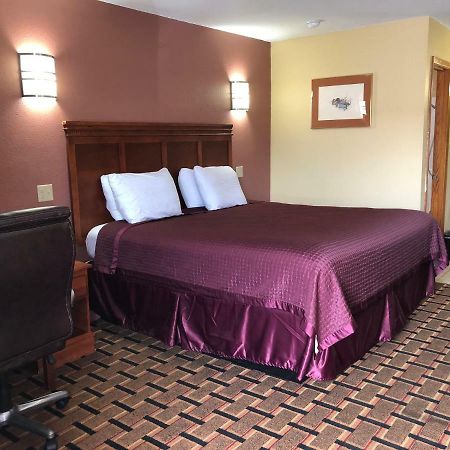 Americas Best Value Inn-Indianola Exterior photo
