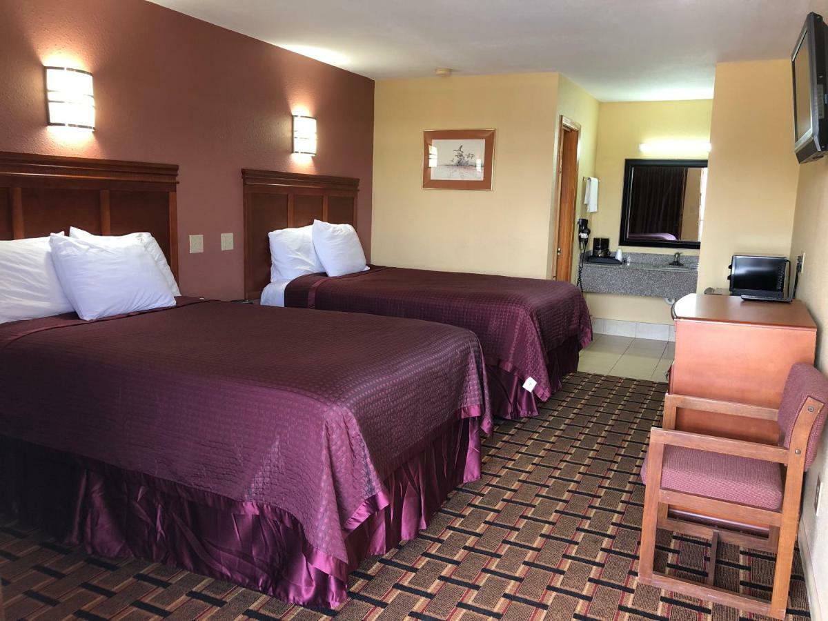 Americas Best Value Inn-Indianola Exterior photo