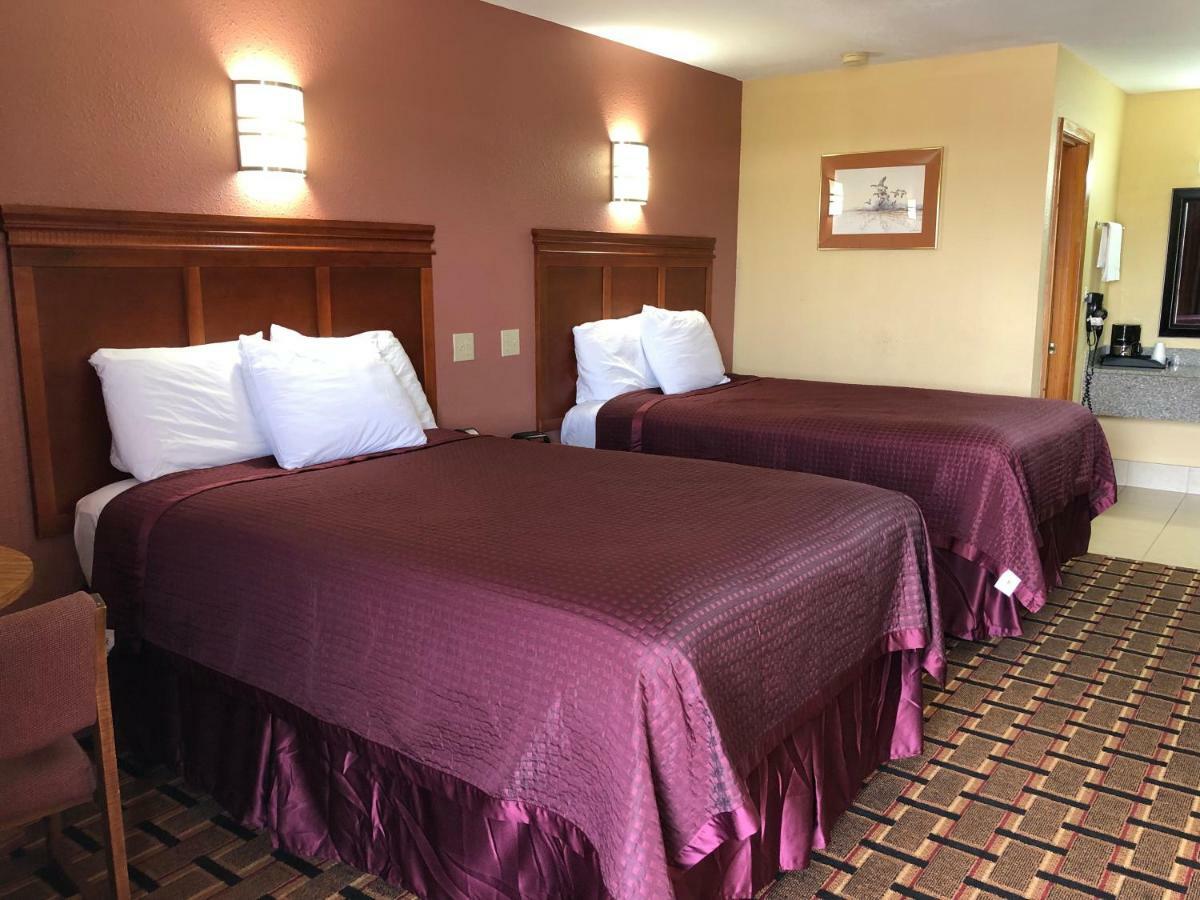Americas Best Value Inn-Indianola Exterior photo